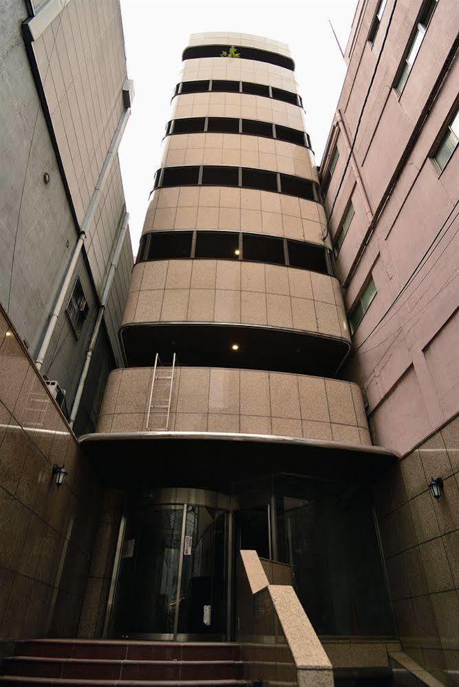 Отель B&S Eco Cube Shinsaibashi Осака Экстерьер фото